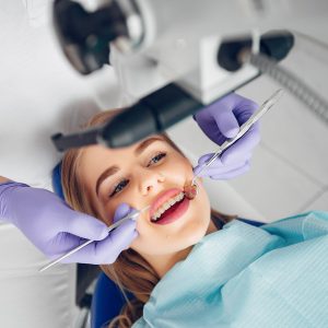 Mikroskopische Endodontie Wurzelkanalbehandlung
